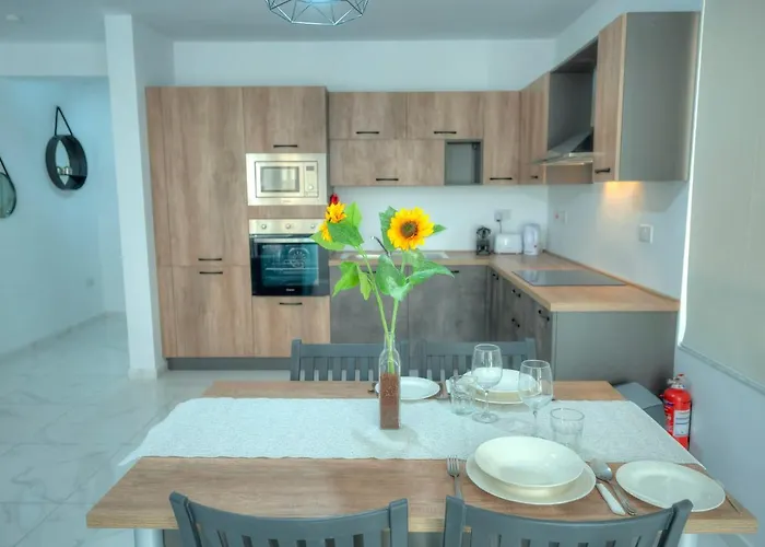 Modern & Comfy 1 Bedroom Near Seafront Pcal1-2 *