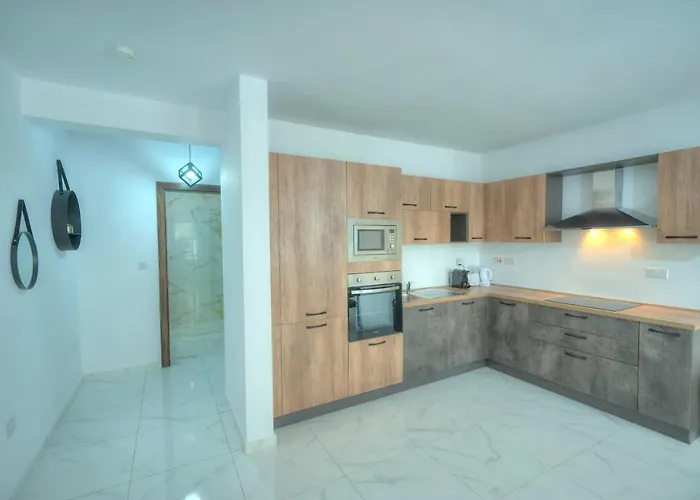 Modern & Comfy 1 Bedroom Near Seafront Pcal1-2 아파트 슬리에마